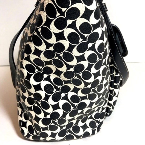 Coach Black and White Logo Tote Looks Brand new! - Picture 6 of 9